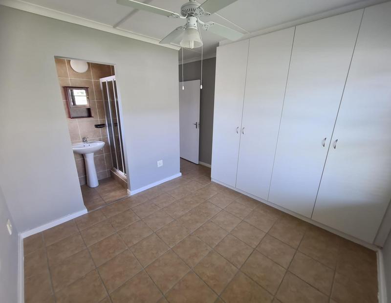 To Let 2 Bedroom Property for Rent in Vredekloof East Western Cape